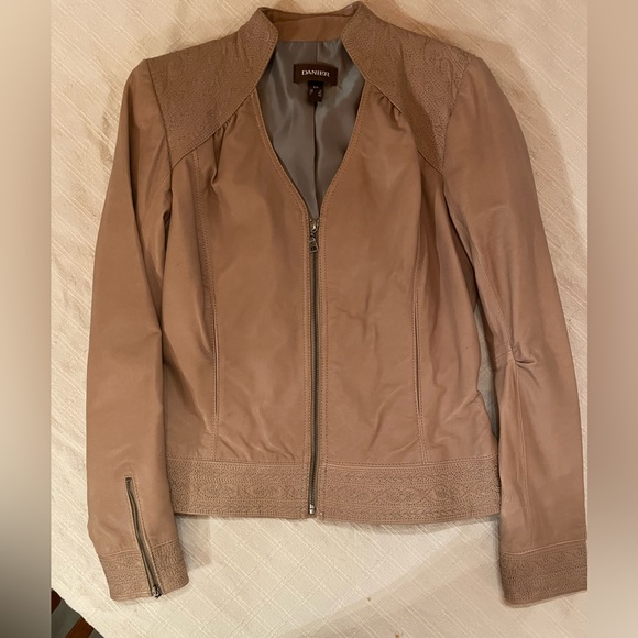 Tan Leather Jacket size small - Picture 1 of 8